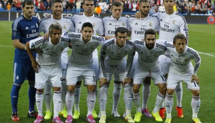 开云下载网址-伊朗球员滑倒后完成倒钩破门，网友：“不可复制”，伊朗输球又输人